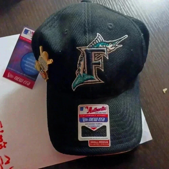 Size small to medium world series baseball cap Florida Marlins championship cap - Picture 1 of 7
